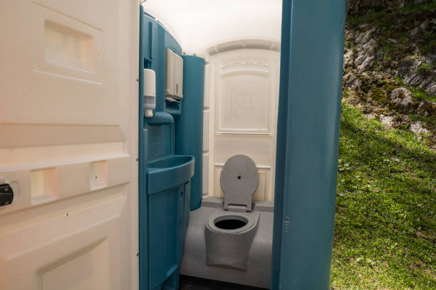 Best Porta potty delivery and setup  in Three Rivers, TX