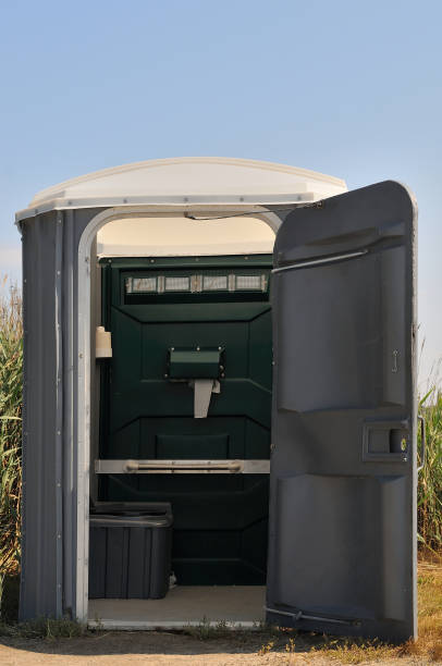 Porta potty delivery and setup in Three Rivers, TX